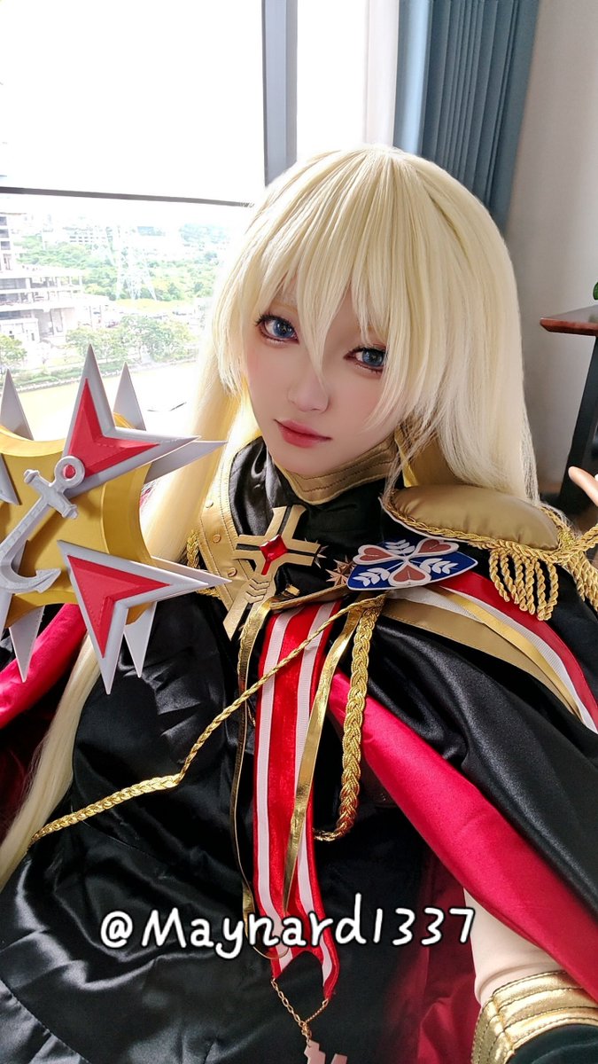 Maynard1337's tweet photo. Eiserne Eleganz.
铁血之下，亦有优雅。
#碧蓝航线 #Bismarck #cosplay https://t.co/xK3PoIrJZK