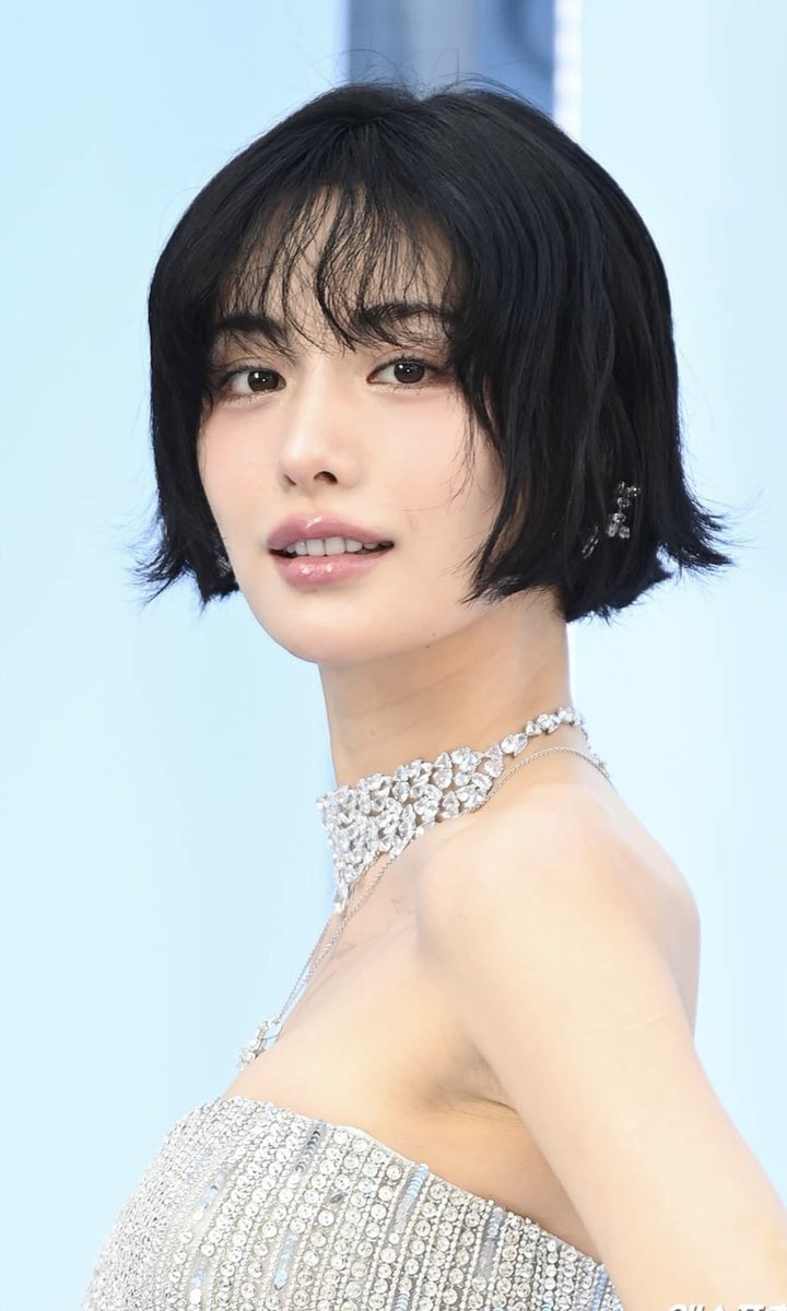 jin_a_nanaaaaa's tweet photo. Nana was born to sparkle, raised to shine.😍🥵😜✌🏻

#임진아 #나나 #ImJinah #Nana #Climax #스캔들 #TheScandal https://t.co/DqEtl5FhB7