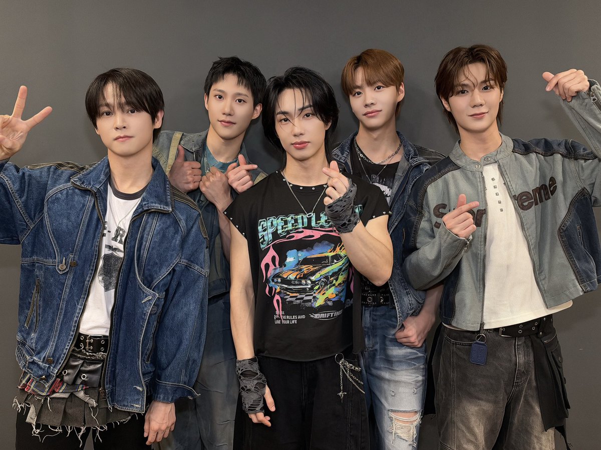 ASC2NT_OFFICIAL's tweet photo. [📷_ #어센트] 

261008 #오늘의_어센트

#ASC2NT #アセント https://t.co/mTbFb0Ysaj
