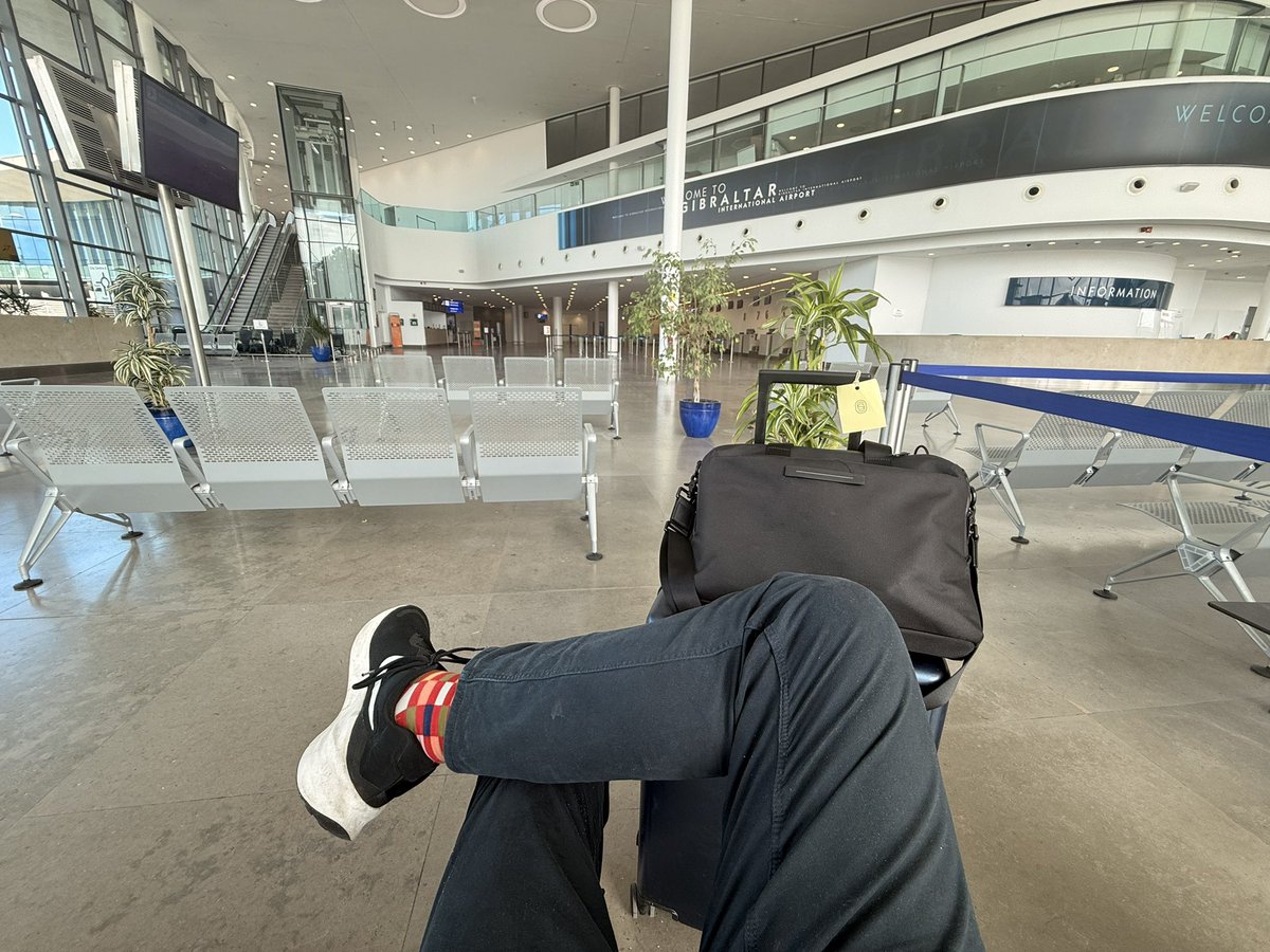 gamray's tweet photo. Five hours till take off 🎉 https://t.co/554ORzDiFw