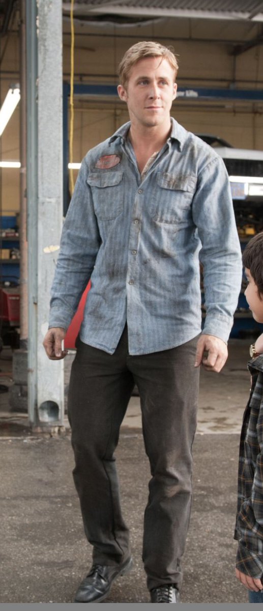 Ervinzer29's tweet photo. He looks soo goofy here, all the clothes look way too big and weirdly proportioned on him, he looks like a tube or a balloon or something 😭😭😭 https://t.co/ryVsRS4R3U