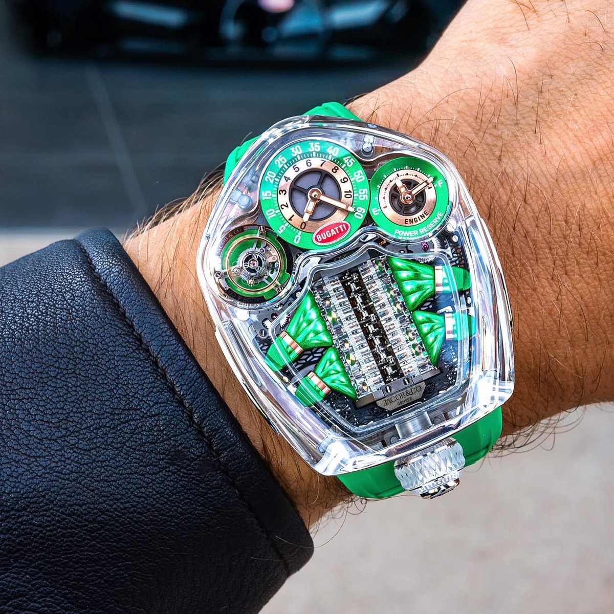 BugattiRiyadh's tweet photo. الهندسة، بكل تفاصيلها.

تكشف ساعة Bugatti Tourbillon Sapphire Crystal من @JacobandCo عن 557 مكوّنًا ميكانيكيًا عبر هيكل شفاف من الكريستال، لتتحول الدقة الهندسية إلى فن ميكانيكي.

___________
#Bugatti #JacobCo #Tourbillon #BugattiRiyadh https://t.co/TjXjeUy6qz