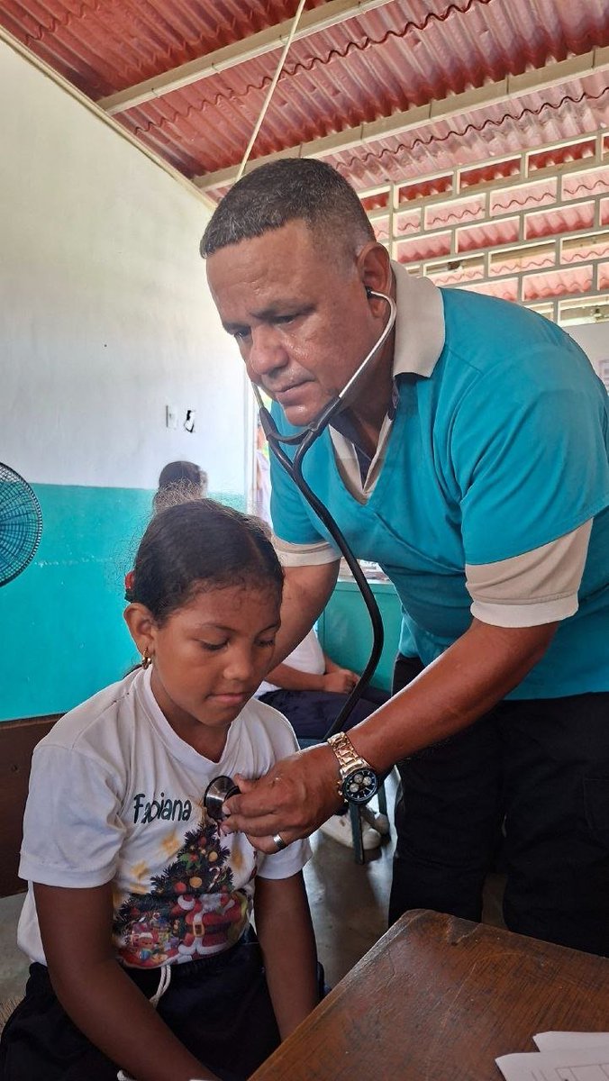 IpasmeOficial's tweet photo. Atención médica en San Félix.

Llevamos el programa #VidaSaludableconIPASME a la U. E. N. Cacique Cayaurima (parroquia Dalla Costa).

Atendimos a nuestros estudiantes y trabajadores educativos con compromiso y vocación de servicio.

#SanFélix #Bolívar https://t.co/YS832h5DL3