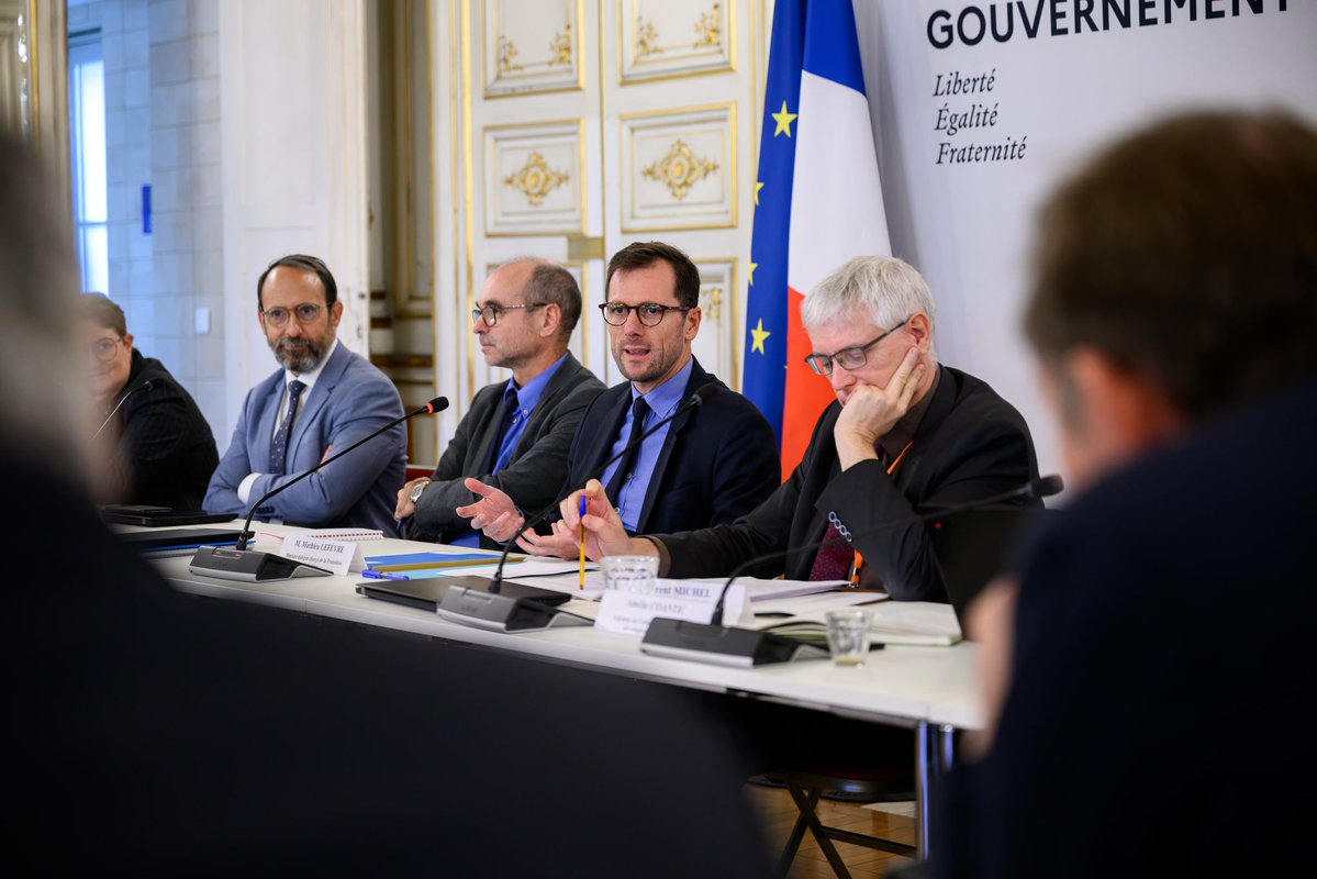 MathieuMlefevre's tweet photo. Accélérer la concrétisation des projets et enrichir leur qualité environnementale.

Avec la Conférence des autorités environnementales, nous engageons une modernisation de l’évaluation environnementale pour rendre les avis plus simples et mieux proportionnés. https://t.co/Fr2iEyYFqo