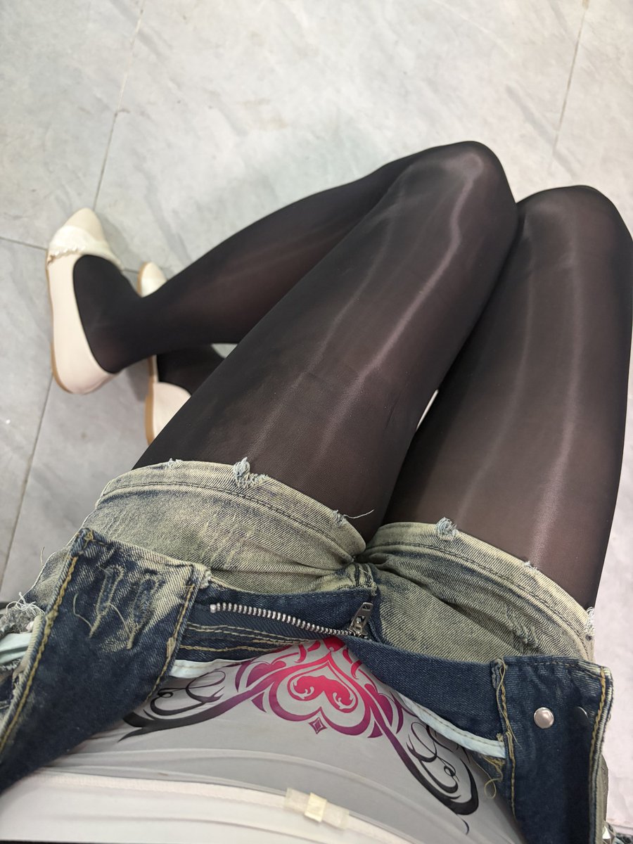 SultWJQ's tweet photo. 男朋友给我点个夜宵，等一会儿就这样开门拿外卖怎么样？#母狗 #性奴 #清纯 #婊子 #反差 #肉便器 #公交车 #媚黑 #有男友 https://t.co/5BvQDWR9ce
