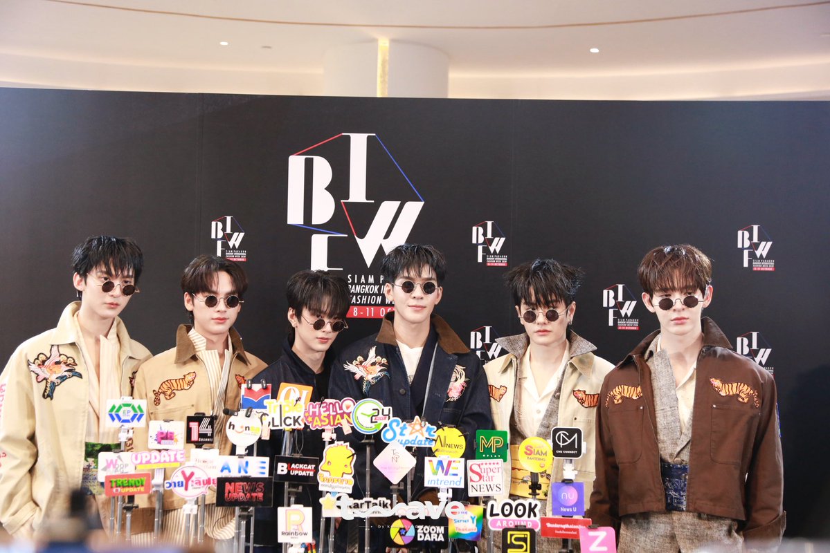 twavebyku's tweet photo. บรรยากาศช่วงสัมภาษณ์ อู่อู๋ - เซฟ, ริวจิน - แพทจิ, เจมส์ ศุภมงคล, นัน นัฏธนันท์ในงาน “SIAM PARAGON Bangkok International Fashion Week 2026”

#SiamParagonBIFW2026xAuauSave 
#SiamParagonBIFW2026xNan
#SiamParagonBIFW2026xJames
#SiamParagonBIFW2026xRyujinPatji https://t.co/rX7s9B7scc