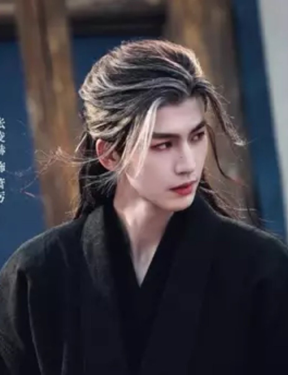 ariari18____'s tweet photo. 아이고 韓ドラはもちろん好きでよく観てるけど中国ドラマは中国住んでから見始めるようになり中国俳優全然わからなかったけど張凌赫を知ってから夢中！張凌赫イケメン通り越して美しいです。中国ドラマにハマり寝不足だ https://t.co/uiT4ZYwZ5U