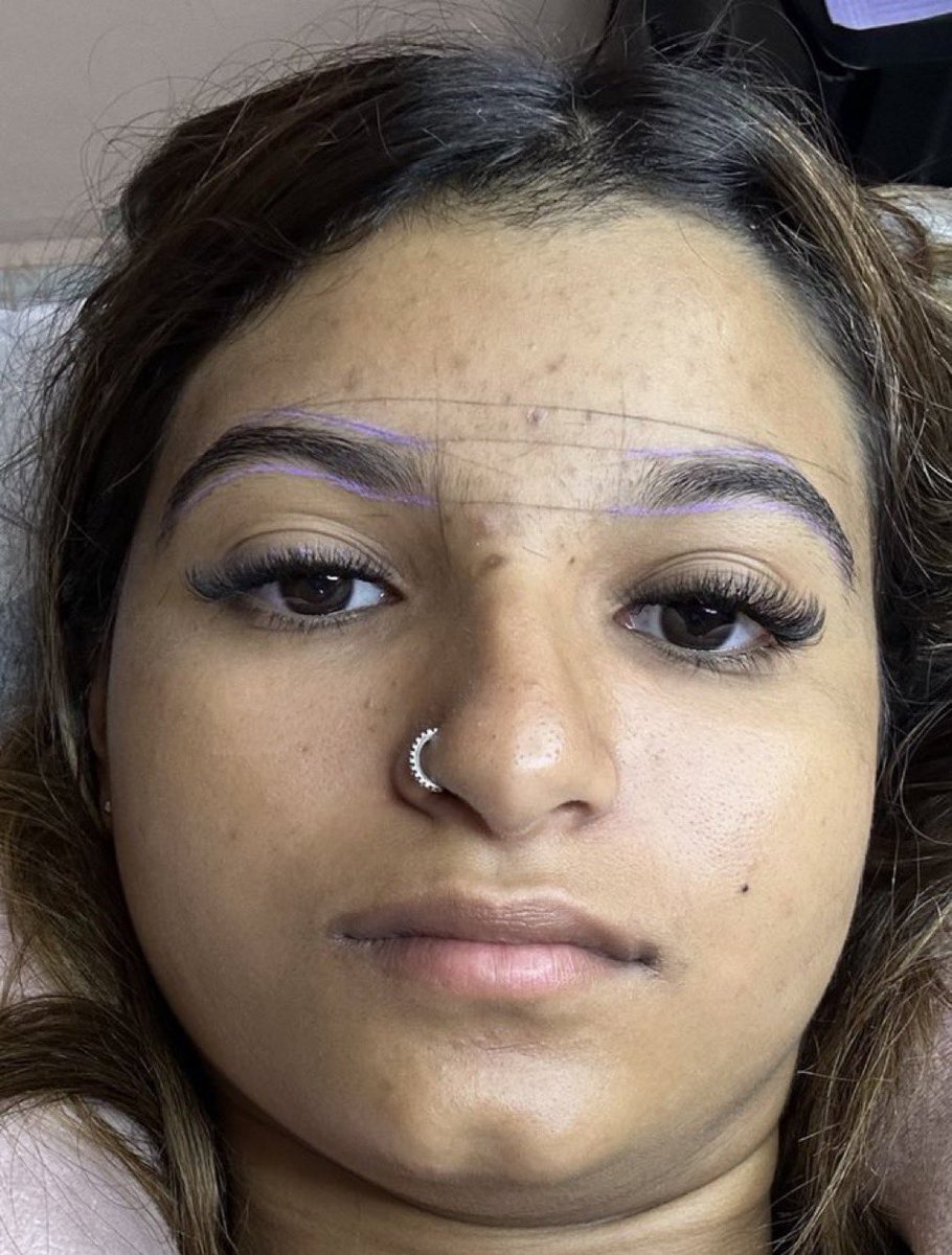 acarolli_'s tweet photo. Mas nem branca vc é garota se ponha no seu lugar sua racista do crl https://t.co/68TCzowesS