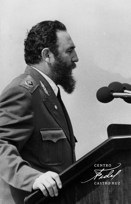 centrofidel's tweet photo. #Fidel: "Por eso decíamos, y por eso es necesario que lo comprendamos con claridad todos los revolucionarios, que nuestra Revolución es una Revolución, y que esa Revolución comenzó el 10 de Octubre de 1868".
#FidelVive
#100AñosConFidel https://t.co/Ga22Zl0SEP