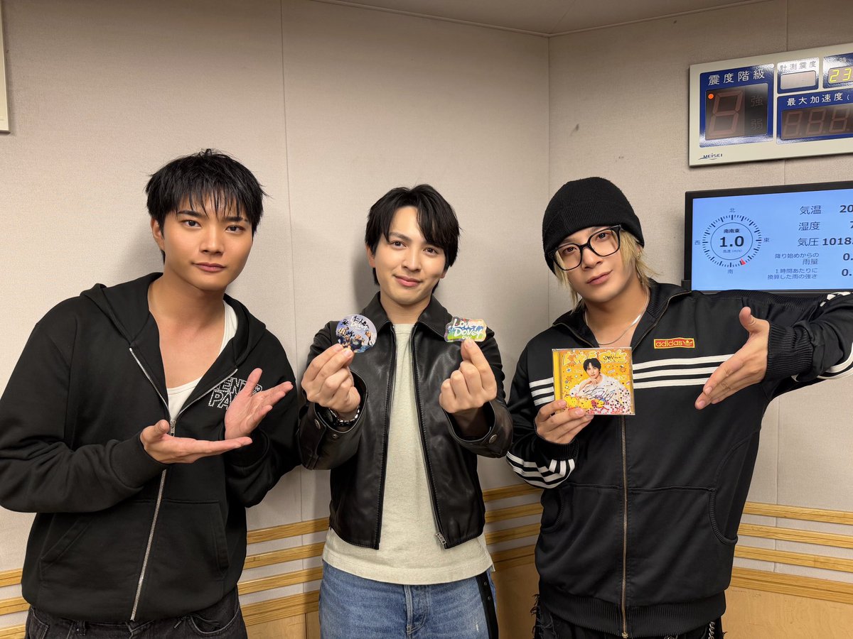 owv_official's tweet photo. 文化放送 『#吉田仁人 の #レコメン！』 に
#OWV から #本田康祐 #中川勝就 が
出演させていただきました☀️
@reco_thursday 

本田康祐 が
『やばいやつ❷ 』から 『おもんなヤンキー』へ

中川勝就が
『やばいやつ❸』から『息継ぎなしバカ』へ

変更となりました。

引き続きラジオをお楽しみください💛

➖☆ ➖☆ ➖☆ ➖☆

👑Who is OWV(オウブ)
https://t.co/61LzRjD2Mw

🖤 3分でわかるOWV
https://t.co/MN0YZP1cbl

🎪OWV LIVE TOUR 2026 -SQUAD-
⚠️パフォーマンスします⚠️
12月13日(日)東京・両国国技館
⏬チケットはこちらから
🎟️ https://t.co/NWB1p6jIWS

#OWV_SQUAD #OWV_ラビダビ ☀️