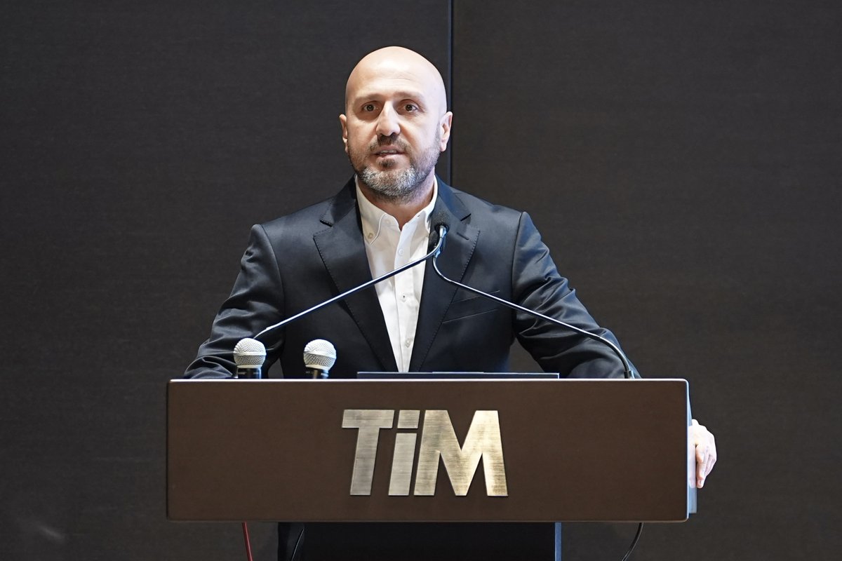 turkihracat's tweet photo. TİM ve İstanbul Kalkınma Ajansı (İSTKA) iş birliğiyle, Sanayi ve Teknoloji Bakanlığı Yerel Kalkınma Hamlesi kapsamında hayata geçirilen Yapay Zekâ ile Tedarik Zinciri Optimizasyonu Projesi Kapanış Programı, TİM Başkan Vekilimiz Kutlu Karavelioğlu ile İSTKA Yönetim Kurulu Üyesi ve Genel Sekreteri Dr. Ziya Taşkent katılımıyla gerçekleştirildi.