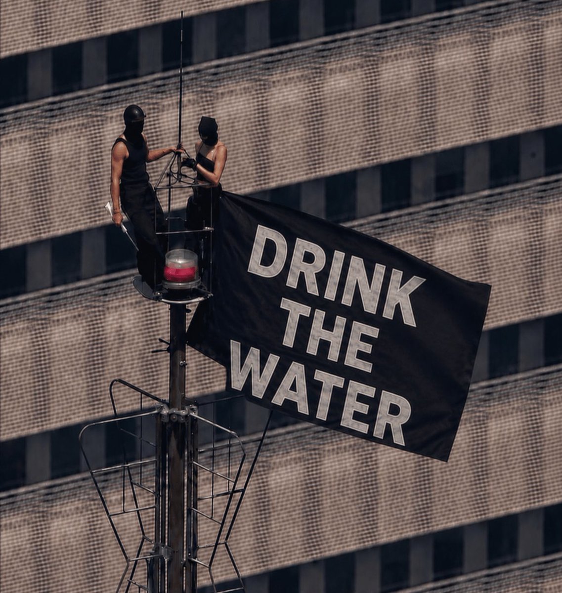 PPL_Lou's tweet photo. #MustBeSomethingInTheWater https://t.co/IXDzsaJOPp