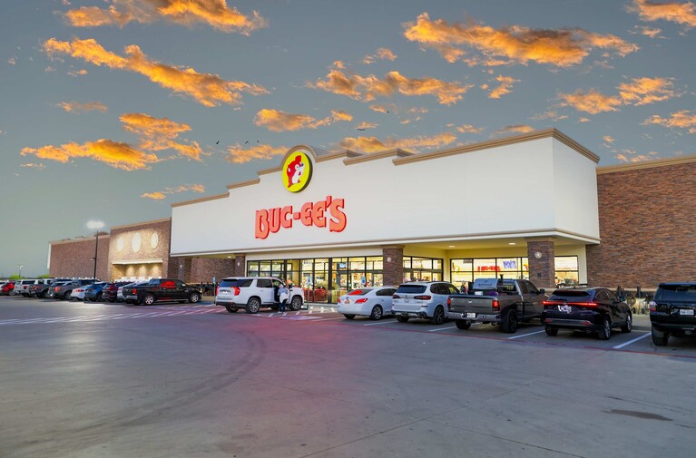 DailyReport's tweet photo. Teddy's Market, a Georgia convenience store chain, is countersuing Buc-ee's, alleging the Texas travel center giant used baseless trademark lawsuits to… www.​law.​com/dailyreportonline/2026/10/08/buc-ees-trademark-fight-escalates-as-teddys-market-alleges-antitrust-scheme/ https://t.co/D5oNdBCKIU