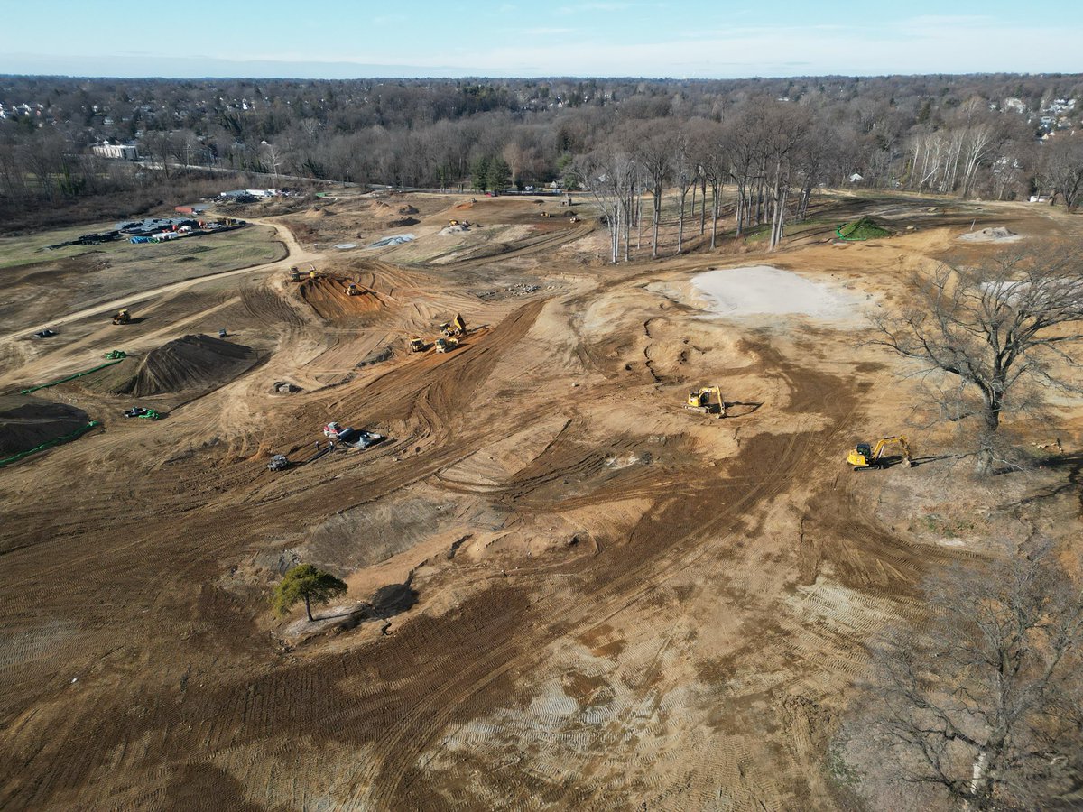 cobbscreekfnd's tweet photo. Before➡️mid construction➡️today on 7 😍 

Agronomy team couldn’t be working harder to get us to the finish line 🔥

#cobbscreek #munaissance https://t.co/BSKslX0Yh9