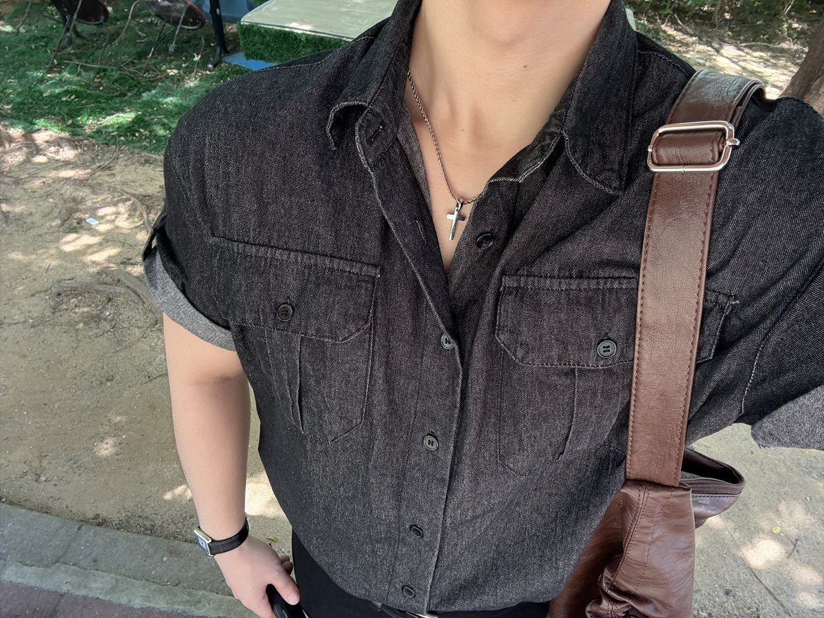 Lvt4s's tweet photo. 맑음 https://t.co/DhRFXS8j4R
