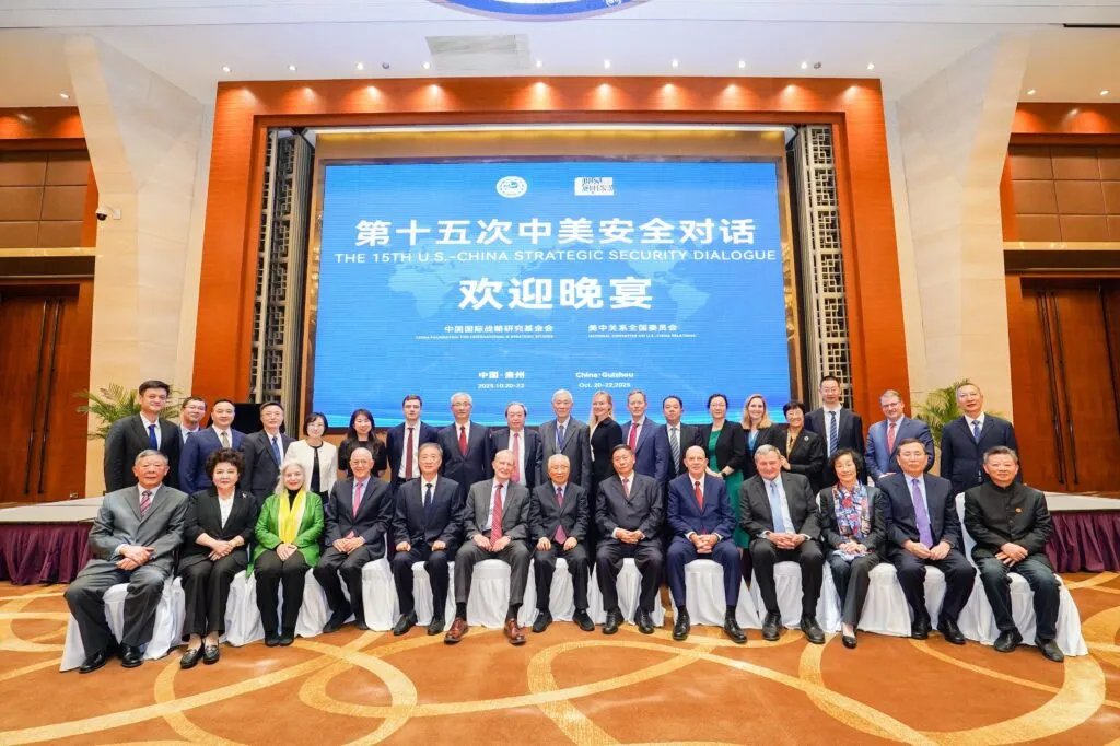 gtranslatornfsc's tweet photo. Natalie Winters  独家报道：奥巴马的前国家情报总监丹尼斯·布莱尔与中共影响网络的长期往来

10月8日（秘密翻译组）——Natalie Winters 10月7日在自己的网站发布了关于奥巴马的前国家情报总监的独家报道：

一、丹尼斯·布莱尔是谁？

丹尼斯·布莱尔（Dennis Blair）是美国海军退役上将，曾担任美国太平洋司令部司令，并在奥巴马政府时期出任国家情报总监（DNI）。

国家情报总监负责协调美国16个情报机构，布莱尔的职业背景本应使他特别熟悉中国的情报、统战和影响力活动，也应该对与中国官方或军方情报系统有关联的机构保持高度警惕。

但布莱尔退休后却长期参加、甚至领导由中共方面组织或参与的各种中美交流活动，其中部分中方机构后来被美国政府或国会文件认定与中共统战、军事情报、宣传和政治影响活动存在联系。

一个曾经负责协调美国整个情报系统的人，为何会反复出现在这些中国机构主导的交流活动中，并且多次担任美国代表团负责人？

二、最重要的一条线

* 与“中国人民对外友好协会”性质相近的军事关联机构中国国际友好联络会（China Association for International Friendly Contact，CAIFC）

2017年12月，CAIFC发布中文公告，明确将布莱尔列为美国代表团负责人。布莱尔率领美国专家前往北京和南京，参加一场关于海上安全的中美对话。参与主办的机构包括：CAIFC和平与发展研究中心、上海市国际友好联络会、南京大学南海研究中心、美国西东大学（Seton Hall University）。


参加美国代表团的还有苏珊·谢尔克（Susan Shirk）、格雷戈里·波林（Gregory Poling）、泰勒·弗拉维尔（Taylor Fravel）。

CAIFC的性质

美国国会美中经济与安全审查委员会（USCC）工作人员报告称，CAIFC是中国人民解放军原总政治部的一个“外围/前台机构”。该报告认为，CAIFC涉及情报搜集、宣传活动、舆论和认知管理、海外影响活动
因此，布莱尔不是简单参加一个普通学术会议，而是作为美国代表团负责人，参与了一个后来被美国国会报告认定与中国军方有关的机构主办的活动。

更值得注意的是，CAIFC自己的中文公告还特别突出布莱尔曾担任美国国家情报总监以及太平洋司令部司令的经历。这意味着布莱尔的美国国家安全背景本身就成为CAIFC对外宣传的一项“资本”。

三、第二条线：CUSEF——中共统战体系中的美国交流平台

2011年3月，也就是布莱尔离开政府不到一年后，他就率领美国能源安全组织Securing America’s Future Energy（SAFE）代表团访问了中国。

这次访问由中美交流基金会（China-United States Exchange Foundation，CUSEF）组织。

CUSEF当时安排代表团与中国科技部讨论可再生能源、能源安全、中美能源合作等议题

CUSEF的创始人是香港前行政长官董建华（Tung Chee-hwa），他还同时长期担任全国政协副主席，而全国政协属于中共统一战线体系的重要机构。

2018年美国国会报告指出，CUSEF涉及中共海外影响活动。报告记录了CUSEF与CAIFC合作，使用与中国驻美使馆相同的公共关系公司，为推动中美关系相关活动进行游说支出。

2024年，美国众议院“中共问题特别委员会”更直接将CUSEF称为“与统战系统有关联、推动中共利益的组织。”

因此，布莱尔与CUSEF的合作并不是孤立事件，而是其长期参与中国相关交流活动的早期案例之一。

四、第三条线：与中国国家安全部有关联的CICIR

2014年，布莱尔在美国加州桑尼兰兹（Sunnylands）参加了一场闭门战略安全对话。当时的中共代表团由前中国国务委员戴秉国率领。中方与会者还有崔立如（Cui Liru），崔当时是中国现代国际关系研究院（CICIR）高级顾问。

美国情报界开放源中心以及美国科学家联盟资料称CICIR与中国国家安全部存在联系，隶属于中国最高级别的情报机构，也就是中国国家安全部。

与此同时，根据耶鲁国际事务期刊研究，会议的另一中方主办机构中国国际战略研究基金会也与解放军情报部门存在关系。

因此，2014年的这场闭门战略对话实际上涉及多个与中国情报系统或军方情报部门存在联系的机构。

五、合作仍在继续：布莱尔2025年再次率团访华

2025年10月，在中美“第二轨”战略安全对话中，布莱尔再次担任美国代表团负责人。

按照计划，斯蒂芬·哈德利（Stephen Hadley）和约瑟夫·邓福德（Joseph Dunford）原本会参加，但两人无法出行，因此由布莱尔率团。

中方合作机构再次包括了中国国际战略研究基金会。主办方称这类交流旨在管理中美竞争、避免危机、降低误判风险。

代表团在北京会见了中共中央对外联络部副部长陆康、中共常务副外长马朝旭以及解放军军事科学院代表。代表团同时还会见了美国驻华大使戴维·珀杜（David Perdue）。

需要注意的是，2014年参加该体系交流的布莱尔，到2025年仍然在率领美国代表团。

六、第四条线：数字经济对话——出现解放军少将

2019年，美国外交关系全国委员会（National Committee on U.S.-China Relations）启动中美数字经济第二轨对话。中方参与者包括了郝叶力（Hao Yeli）。

根据哈佛大学贝尔福科学与国际事务中心资料显示，郝叶力是一名解放军退役少将，曾从事网络政策工作。

2019年12月的会议名单中，郝叶力被列为观潮网络论坛主席和中国创新与发展战略研究院（CIIDS）副院长。随后，CIIDS成为该系列对话的共同组织者。

七、CIIDS与中共宣传系统的关系

该机构创始主席郑必坚曾经担任中共中央宣传部高级官员，以及中共中央党校高级职务。

CIIDS自己的网站还介绍，该机构参与策划和组织了《读懂中国》系列图书。该系列属于中共中央宣传部重点出版项目。

 因此，美国前国家情报总监布莱尔领导的美国代表团所参与的并非纯粹商业性质的技术交流，而是与中国政治、宣传及军方背景人士发生了长期接触。

八、一个特别敏感的人物：海康威视高管

2019年3月的数字经济对话名单中，还出现了海康威视（Hikvision）副总裁王滨（Wang Bin）的名字。而就在同年10月，美国商务部将海康威视列入实体清单（Entity List）。

美国政府当时指控相关中国企业参与新疆地区对维吾尔族及其他穆斯林少数民族的镇压、拘禁和大规模监控，因此受到美国出口管制。但王滨在2020年的相关对话中再次出现。

当时美国参与者包括丹尼斯·布莱尔和前国土安全部长迈克尔·切尔托夫（Michael Chertoff）。

九、是否应该放宽美国芯片出口限制？

2020年的数字经济对话协议提出：对于完全用于民用目的的商业半导体，可以考虑降低限制，并建立监督和执法机制。

当时美国已经因为海康威视参与新疆监控问题而对其实施限制，而海康威视高管仍然参加了与两名前美国国家安全高级官员有关的技术政策讨论。虽然协议没有明确要求解除对海康威视的制裁，但两者在时间上的重叠值得关注。

更重要的是，布莱尔本人过去也曾公开警告中国科技企业带来的安全风险。2020年，他与切尔托夫等人共同撰文讨论华为涉及的经济间谍活动，并警告北京可能通过法律或政府权力迫使企业提供网络访问权限。

他们当时主张建立可执行的安全保障措施,如果风险无法解决，就阻止相关交易

为什么一个曾经公开警告中国科技和网络安全风险的人，后来为什么又参与推动放宽部分美国技术限制的政策讨论？这中间发生了什么？

十、2022年以后：讨论进一步涉及中国电池和美国AI基础设施

2022年，中美绿色基金（China-U.S. Green Fund）成为数字经济对话的中方合作伙伴。基金董事长徐林（Xu Lin）率领中国团队与布莱尔一方进行交流。

中美绿色基金本身具有明显的官方背景。该基金自己的历史介绍称基金成立得到国务院领导批准，初期资金包括国有资本和民营资本。徐林从国家发改委转到基金，是应国务院领导要求，相关安排得到发改委党组批准。也就是说，这是一个与中共政府体系关系密切的投资机构。

十一、2023—2025年：美国技术限制成为对话核心

随着数字经济对话持续，双方讨论越来越直接涉及美国对华科技限制。

2023年协议

2023年12月的共识文件提出避免基于国家安全理由限制AI芯片出口。同时讨论的合作领域包括医疗、气候、非敏感商业应用已经AI模型审查等。

2024年协议

2024年文件进一步涉及中共审查制度、市场准入障碍、军民融合、外国人在中国受到出境禁令和拘留的问题等议题。

矛盾的是，文件一方面承认中国存在市场和安全问题，另一方面又提出在部分技术领域扩大合作、放宽限制。

2025年协议

2025年的提议更加敏感。2025年10月北京会议发布的共识文件提出：

https://t.co/r20U4QdLXS电池进入美国基础设施：建议美国使用中国制造的电池用于美国电力储能系统和AI数据中心

2. 中国工业机器人进入美国工厂：提出在美国工厂开展中国工业机器人试点项目。

3. 更灵活的美国芯片出口许可：提出针对不同用途给予更加具体的半导体出口许可。

4. 建立出口管制技术机制：双方还建议建立一个联合技术机制，用来以澄清出口管制标准、明确出口审批流程、讨论如何将企业和技术移出美国管制名单。

这一次郝叶力再次出现在中方名单中，不过此时他的身份转为中国电子商会的民间/顾问性质职位。

美方则仍由布莱尔率领。

中美第二轨对话组织方表示，他们会把共识文件提交给两国相关政府机构和部门。但目前公开资料无法确定哪些美国政府官员收到了2025年的建议；美国政府是否认真考虑；哪些建议最终进入政策；以及美国政府是否实际采用了这些建议。

十二、布莱尔本人长期主张与中共合作

早在2007年，也就是他成为国家情报总监之前，布莱尔就主张美国应保持军事力量，同时与中国发展一种能够“以双方都受益的方式分享地区权力”的关系。

2020年，美国外交关系全国委员会还曾邀请布莱尔参加了《应对中国科技崛起：从竞争走向合作》的讨论。

因此布莱尔参与对华合作并非退休之后偶然发生，而是其长期公开政策立场的一部分。

分析人士彼得·马蒂斯（Peter Mattis）曾经提出一个说法：“在正确的位置培养足够多的人。”

也就是说，不一定需要让美国人直接替北京发声，而是通过长期建立关系，让具有美国政治、军事、商业、学术和安全背景的人进入交流网络。

这一模式包括几个步骤：

1，寻找具有社会声望的人物。

例如：前政府高官、前军方高级将领、学者、商界人士、州政府官员以及媒体人士等。

2，通过交流项目建立长期关系。

通过访问、闭门会议、第二轨外交、技术论坛、能源项目，和各种学术活动不断保持接触。

3，利用美国参与者的身份增加活动可信度。

例如一个美国前国家情报总监参加活动，本身就是一个非常有价值的“背书”。

4，把美国参与者的身份用于中国方面的宣传。

CAIFC曾主动在中文公告中突出布莱尔的美国国家情报总监身份。

十三、布莱尔案例最值得关注的地方

布莱尔的特殊性并不只是他“与中国交流”。真正值得关注的是，与他合作的一些中国机构，后来被美国政府、国会或研究机构认定与中共统战、宣传、军方或情报系统存在联系。

十四、结论

布莱尔作为美国前国家情报总监，长期参加并多次领导与中共官方、军方、情报、宣传及统战体系存在联系的交流活动；这些活动不仅提供了中国方面展示美国高级人士参与的机会，而且涉及美国对华科技限制、芯片出口、中国电池和机器人进入美国等具体政策问题。

因此，布莱尔的案例揭示了中共影响美国精英阶层的一种潜在机制：不一定直接改变美国政策，而是通过长期培养美国社会中具有影响力的人，让他们进入政策讨论、学术交流和商业网络，在美国国内形成更有利于北京的声音。

布莱尔过去曾经负责美国整个情报体系，理论上应该最了解这种影响机制；但在作者看来，他最终却成为这种机制能够利用的一个极具价值的美国“名片”。

一个曾经掌管美国16个情报机构的前国家情报总监，为何能够长期与被美国机构认为具有中共军方、情报、宣传或统战背景的中国组织合作，并以自己的美国国家安全资历，为这些交流活动提供声望和可信度？