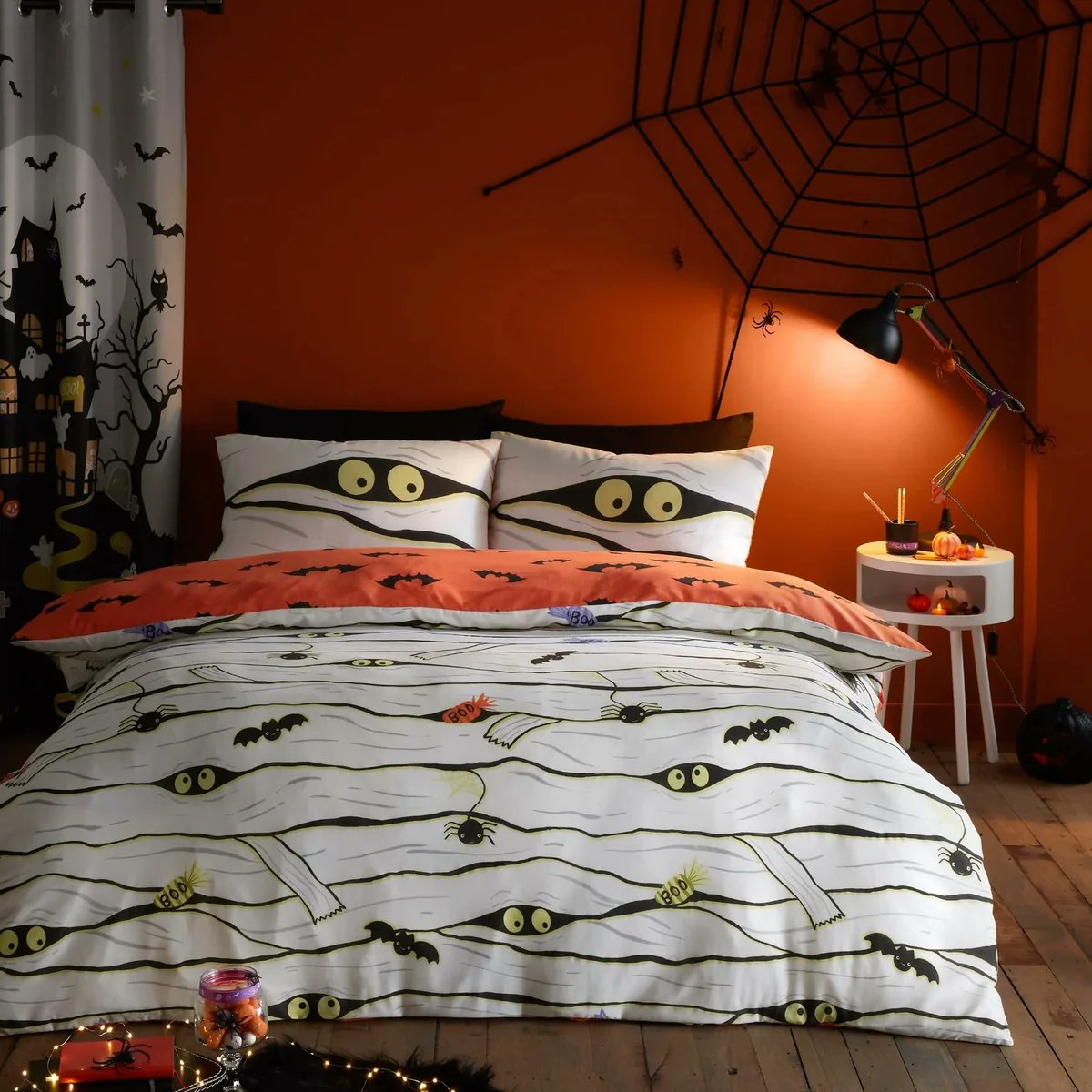 QualityPoles's tweet photo. Make the most of spooky season with our Halloween collection.
Build your range with our glow-in-the-dark bedding, conversational prints, and cosy home accessories, designed to add a little seasonal fun for witches, werewolves, and everyone in between. https://t.co/E11CPNv5nw