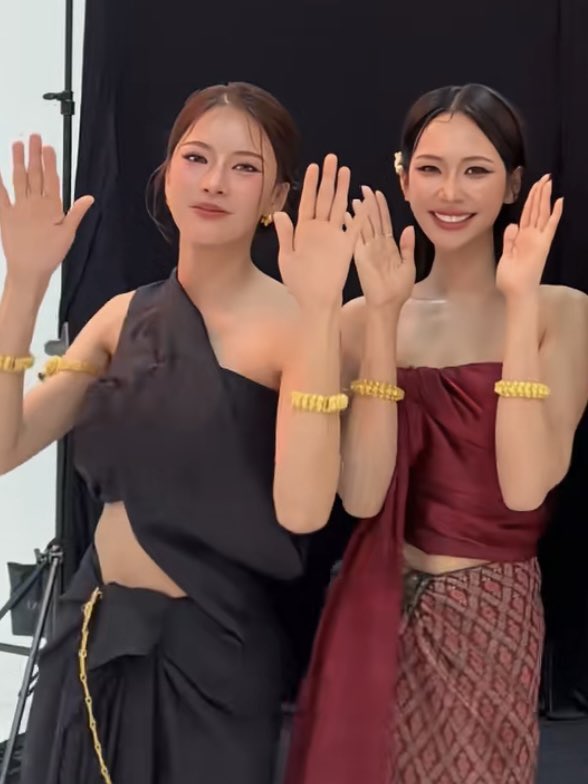 Liqueur_6741's tweet photo. พอมีคนพูดเรื่องขนาดมือแล้วชั้น… เจี๊ยกๆๆๆ https://t.co/o6FUsUOTOb
