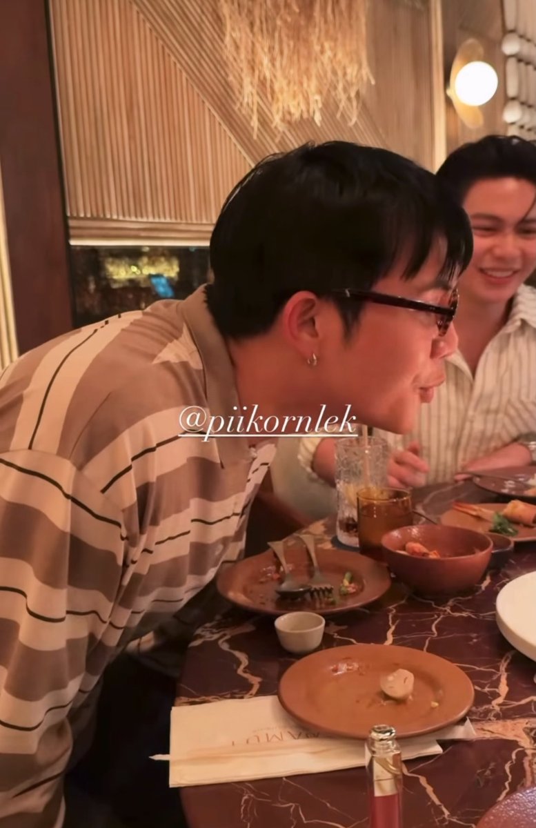 imafebisjay's tweet photo. วิลเลี่ยมเอสไปฉลองวันเกิดพี่เล็กด้วย รักดรีมทีมอะ 🩷🩷

#WilliamEst https://t.co/6dqqk9M8Bv