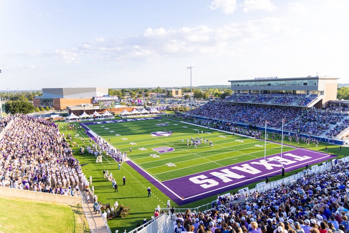 BallCoachHP's tweet photo. Invites still going out if you’re interested DM me or @CoachAphill I will be sending ATH’s / BIGs to coach Aphill, @TarletonFB https://t.co/kN10dUpd5S