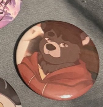 BjornCharts's tweet photo. And yeah I made a bjørn pin👀👀👀 https://t.co/gArLl0WiaL