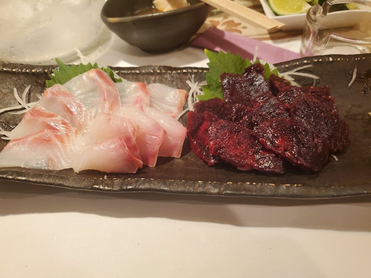 mkt_talisker's tweet photo. 10/2(金)
お客さんのラッシュが終わってからの
来店だったらしく、
久々一人でカウンター
お店のご夫婦とゆったり談笑
鯨やら

barでも言われたけど、この前の久々同級生と会った時の俺…相当楽しそうにしてたみたい(笑)

2店共々言われたから、そうなんだなと(^^ゞ
久々にヤツのライブ行きたい熱 https://t.co/qyNPlpphzx
