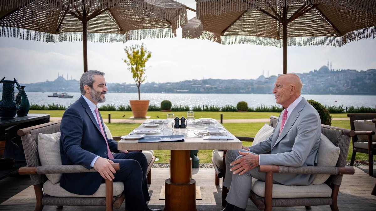 EagleSyria963's tweet photo. Thomas #Barrack is no longer merely an envoy; he has become the American High Commissioner in #Syria.
He meets with Al-#Shaibani and sets the "stability" agenda, all while any dissenting voice is crushed.
The #Istanbul meeting is simply a new chapter of tutelage. https://t.co/JWFRkw9WHH