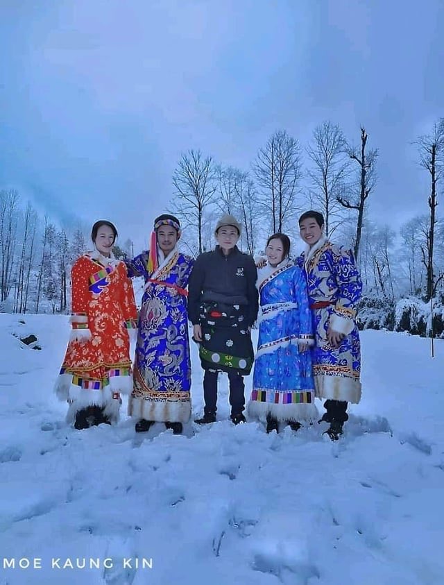 UGyalpo_Tibet's tweet photo. The diaspora of Tibetans are spread all over the world like a broken beads of rosary. But little is known about this group of Tibetans, who live on the northernmost part of Myanmar formerly known as Burma, bordering south eastern Tibet, in the State of Kachin. https://t.co/IET59uTwXw