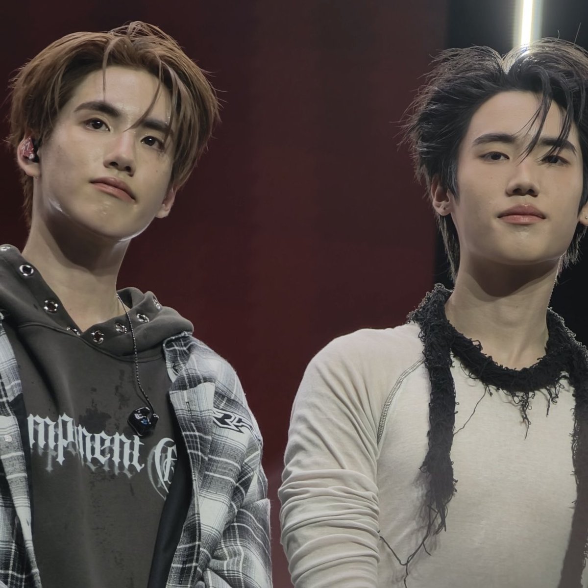 mepurplern's tweet photo. เรายืนยิ้มคนเดียวในฮอลล์ เชื่อมั้ย

#SONRAYSHOWCASE2026
#PEEMWASU  #PHUTATCHAI
#TJprinwat #PEEMTANAT https://t.co/Vxxk4PvNC5