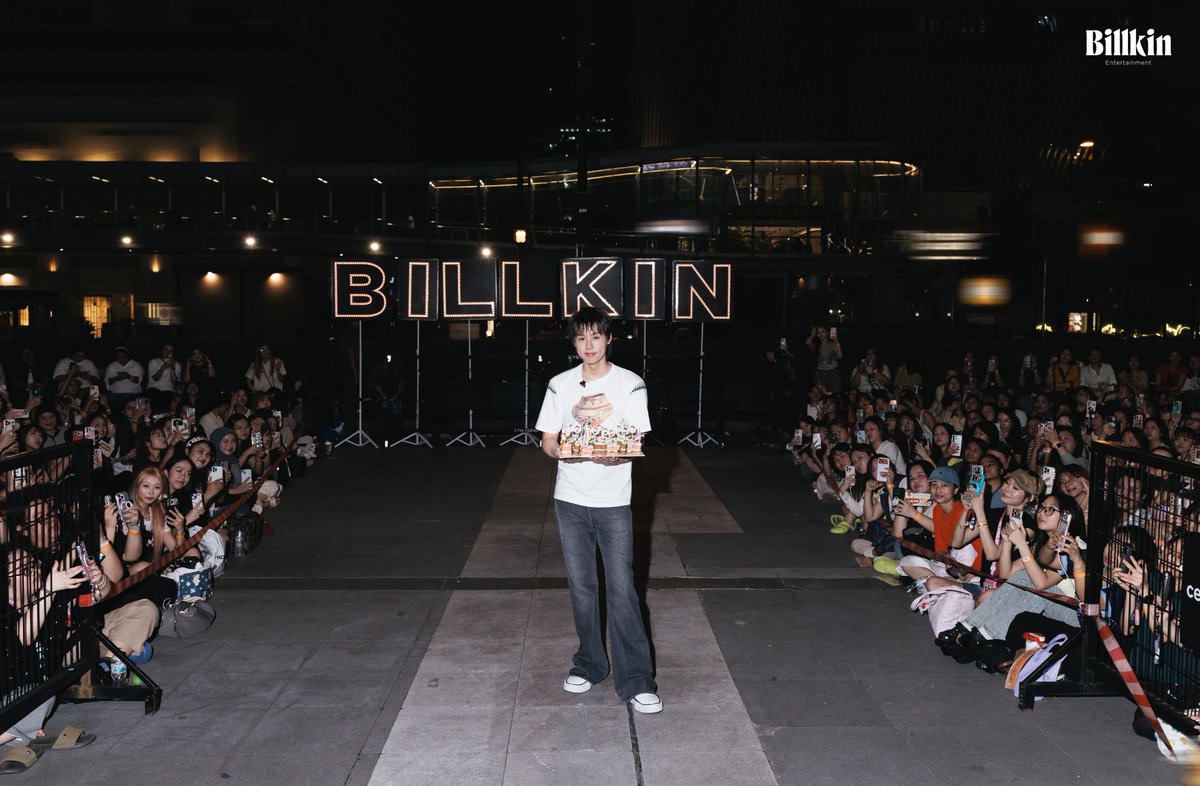 Billkin_Ent's tweet photo. A Day to Remember. 🎂

วันที่เต็มไปด้วยรอยยิ้ม และความทรงจำดี ๆ ขอบคุณทุกคนที่แวะมาเจอกัน มาร่วมฉลอง และเติมความพิเศษให้วันเกิดปีที่ 27 ของบิวกิ้นน้า

ขอขอบคุณ CENTRAL PARK และ centralwOrld ที่เปิดพื้นที่ให้เราได้มาเจอกัน และเก็บอีกหนึ่งความทรงจำดี ๆ กลับบ้านไปด้วยกัน 🧡

#BILLKIN27thEdition
#BillkinEntertainment
#Bbillkin