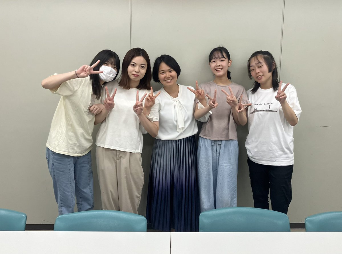 4x16x64's tweet photo. 【手足伸ばせない狭いとこ苦手な男】

4時の窓 第2回公演
B『匣の中のレミング』

11/7(土) 16:00
11/8(日) 11:00／17:00

@ in→dependent theatre 1st
(大阪市浪速区日本橋3-3-19)
＊大阪メトロ堺筋線 恵比須町駅1A出口より徒歩8分程度

前売2,800円
https://t.co/rL00f9WJl4 https://t.co/lk99iR0Ofx