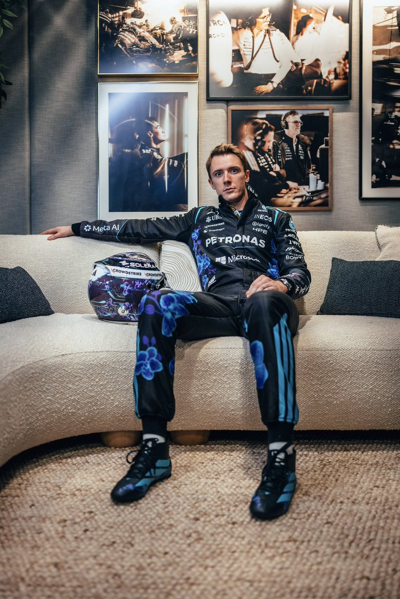 frederik_vesti's tweet photo. Suited up: Vanda Bloom edition 💜 https://t.co/IBCZXLY1pV