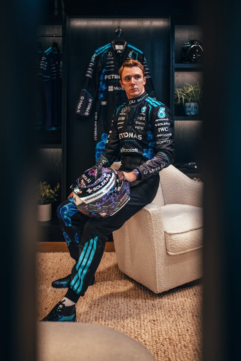frederik_vesti's tweet photo. Suited up: Vanda Bloom edition 💜 https://t.co/IBCZXLY1pV