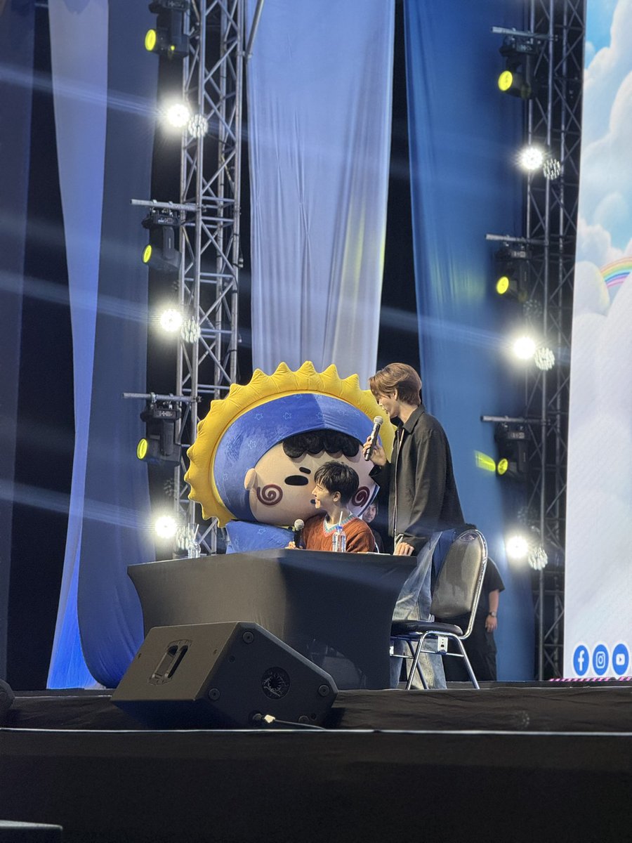 jummo__gmmtv's tweet photo. จูม้าคโม่ไปฟามไก่ อันตราย แบ้ดๆ อาบูไนเดส 
#GMMTVFANIVAL2026HappyFamilyxJM
#JUMMO @jnnrrs @Markjrtn https://t.co/An2gWOnQMe