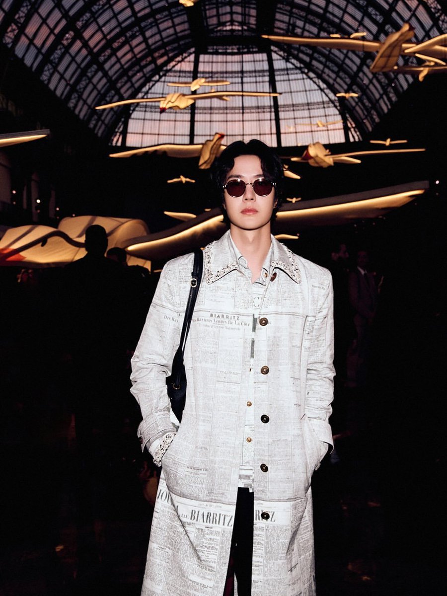 _eternalsbs's tweet photo. Wang Yibo 👑

#WangYiboPFWSS27xCHANEL
#WangYibo #CHANELShow #PFW https://t.co/RPaue74A1x