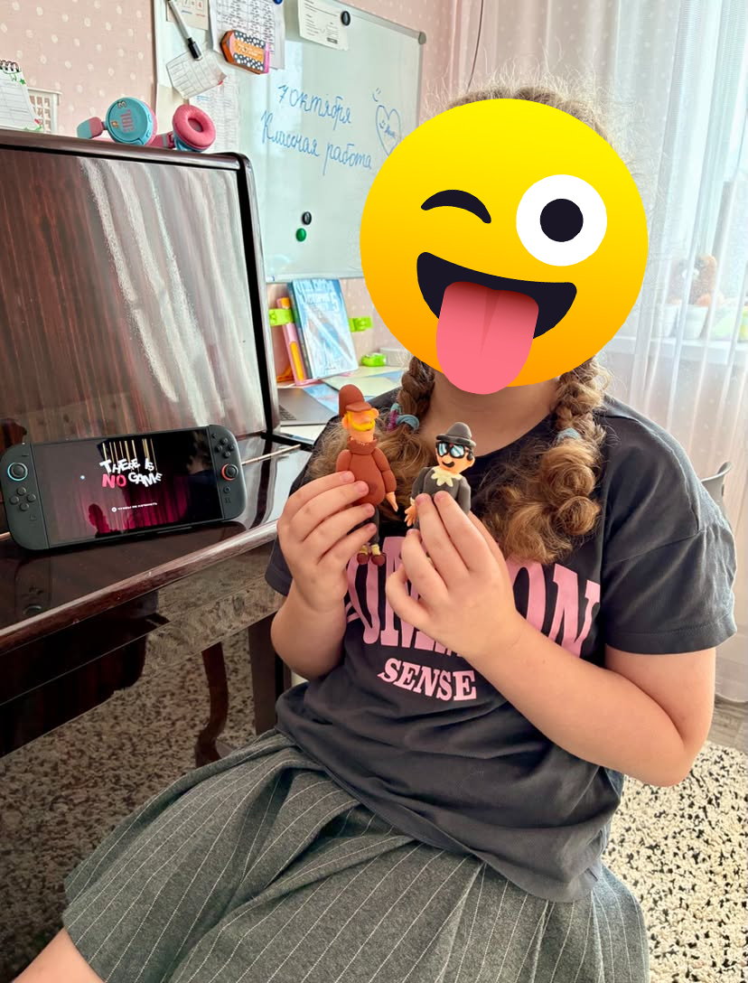 DrawMeAPixel's tweet photo. STOP EVERYTHING: It looks like we've just found our biggest fan! ✨
Meet Ulyana, she's ten years old, and among her passions are:
- Playing There Is No Game
- Making characters from There Is No Game and Crushed In Time out of modeling clay

YOU GO GIRL! ❤️❤️❤️ https://t.co/QvuJYkcugd