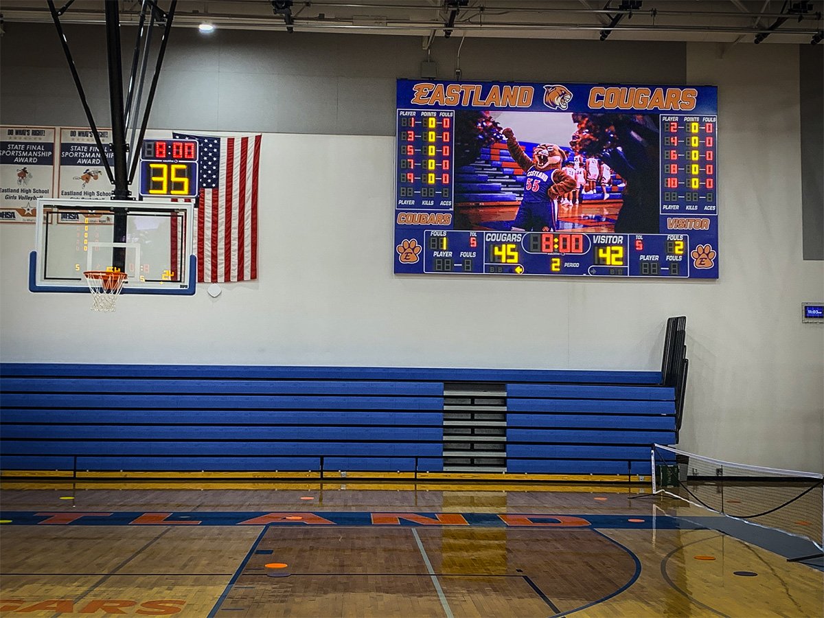 WatchfireSigns's tweet photo. Eastland High School in Illinois paired a high-resolution videoboard with a traditional fixed digit scoreboard to create a modern, engaging gym experience.

Read the full case study: https://t.co/xUOglScDSB

#Watchfire #HighSchoolSports #Videoboards https://t.co/gT5LstGXEs