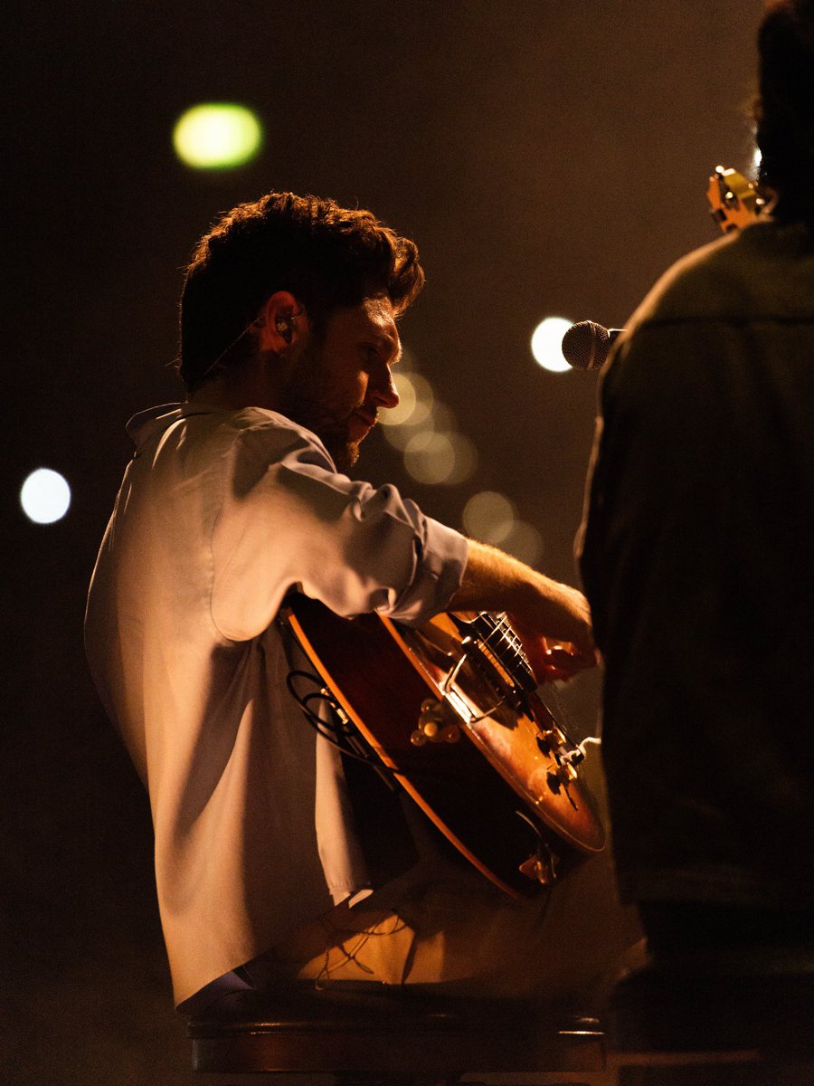 OT5Dailys's tweet photo. Niall Horan on stage for #DPLOTHamburg ! https://t.co/CfM8QCJY7g