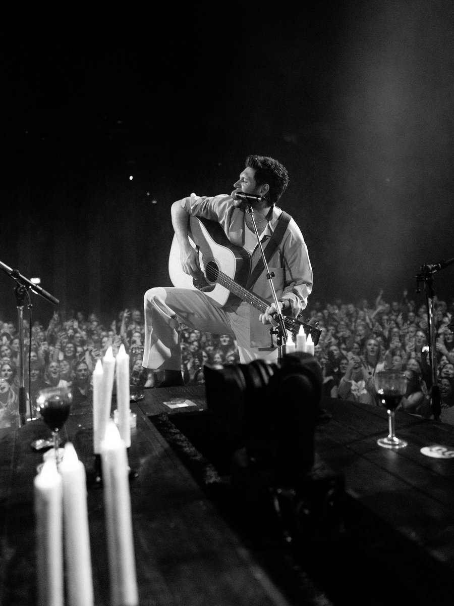 OT5Dailys's tweet photo. Niall Horan on stage for #DPLOTHamburg ! https://t.co/jU3YTLliU7