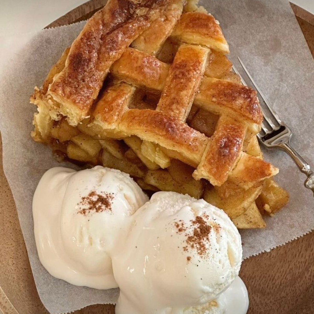 undecillions's tweet photo. Im tired of this apple pie image for food polls Pick A Different One . 🤬 https://t.co/2h6JFneKtJ
