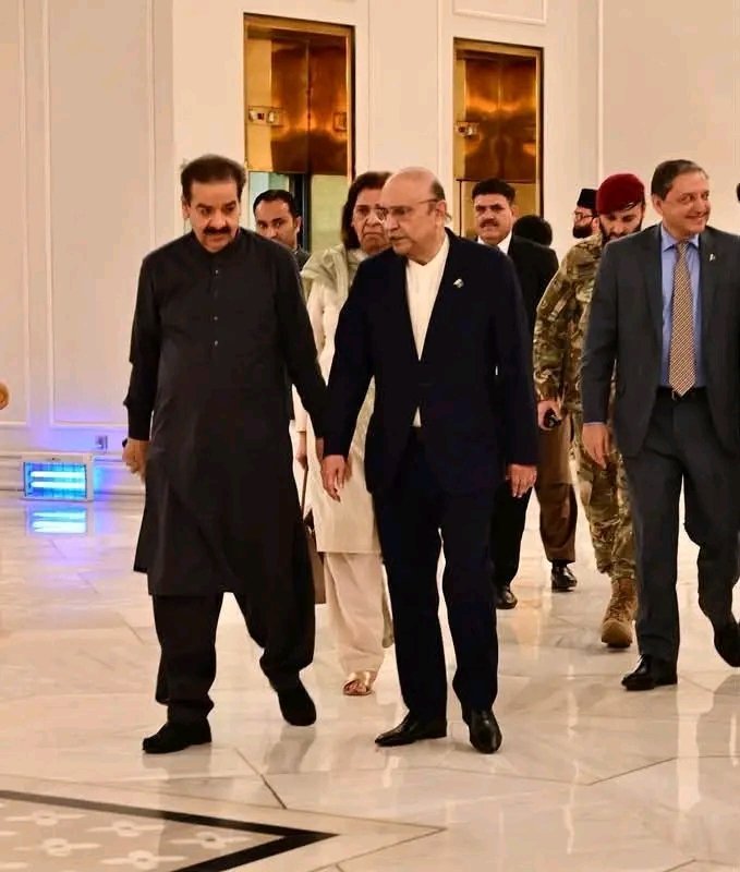 Shoukatullah786's tweet photo. اسلام آباد: پاکستان پیپلز پارٹی بلوچستان کے سینئر نائب صدر اور صدرِ پاکستان آصف علی زرداری کے بلوچستان کے ترجمان میر علی حسن زہری نے ایوانِ صدر اسلام آباد میں صدرِ پاکستان آصف علی زرداری سے اہم ملاقات کی۔
@BBhuttoZardari @ShahNafisa https://t.co/9Y6nqzd1Dm