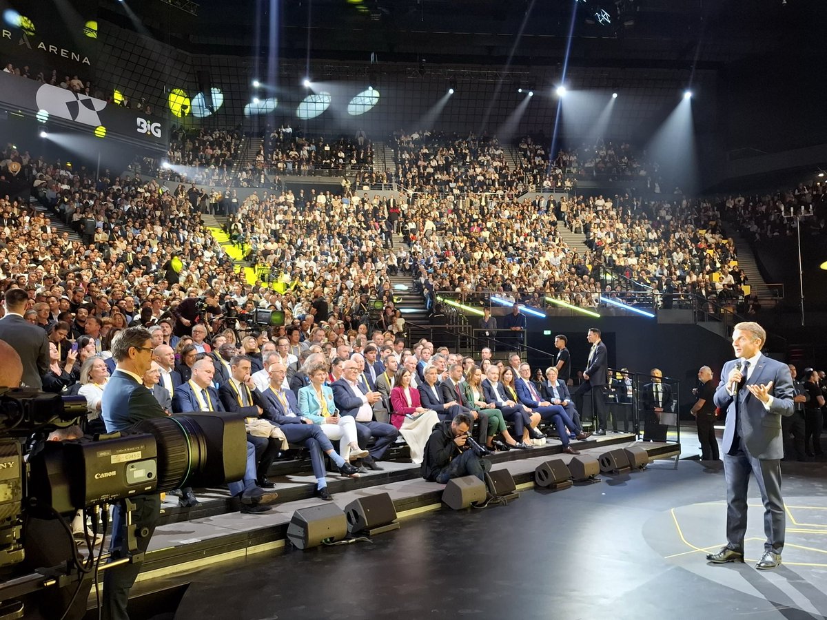 NicolasDufourcq's tweet photo. "Soyez fiers de ce goût du risque et de l’investissement, soyez fiers de ce que vous êtes, soyez fiers du BIG !"

Les derniers mots du discours d’@EmmanuelMacron pour les #entrepreneurs, lors de ce #BIG2026. https://t.co/TF14Z3JclZ