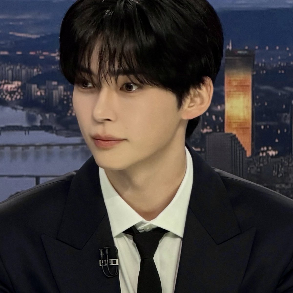 sunghanbinface_'s tweet photo. https://t.co/JYlgjNQzKN