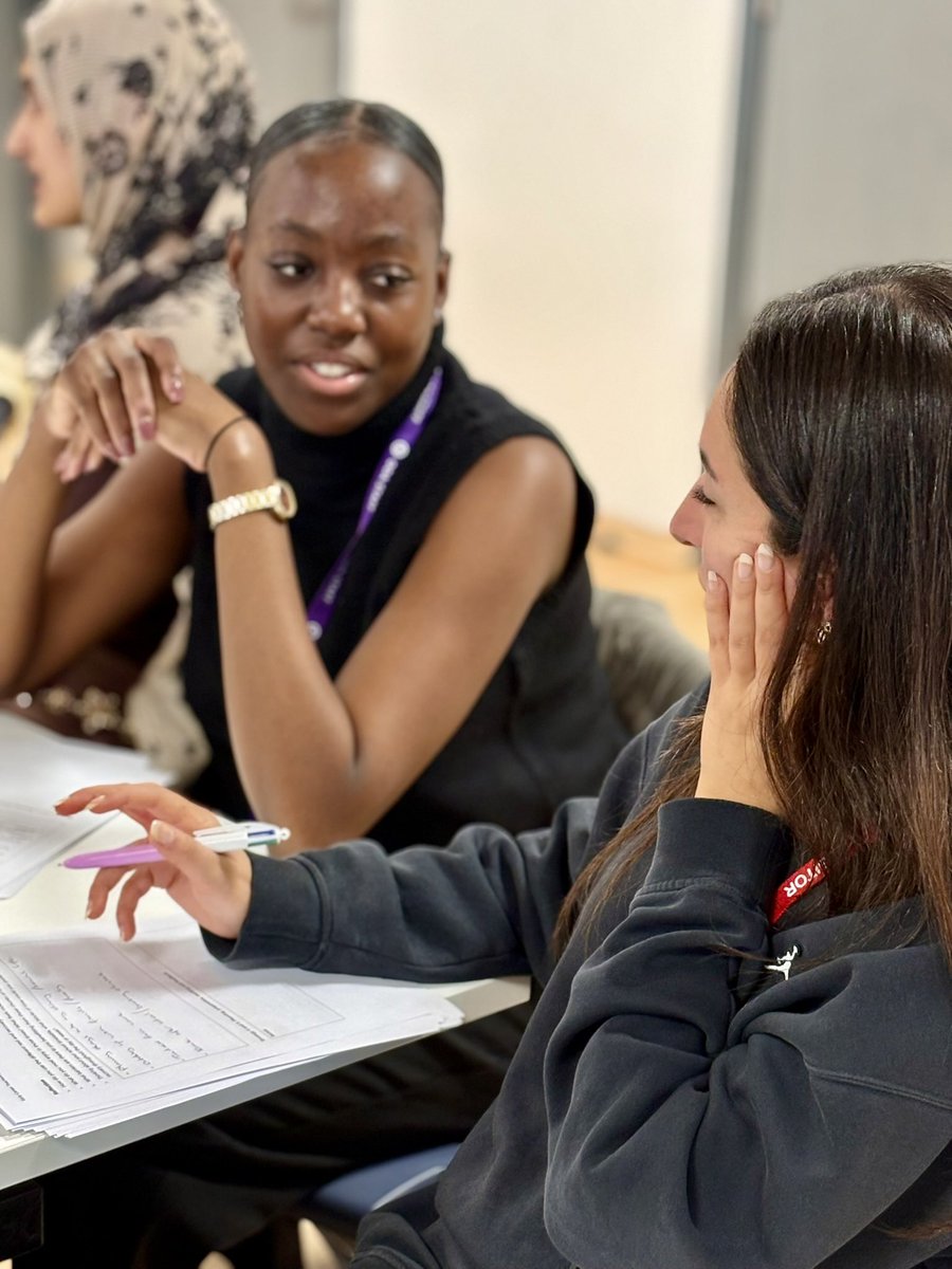 1DegreeAcademy's tweet photo. Working alongside the NWLTSH (North West London Teaching School Hub) we welcomed ECT 1s to join us for a conference today where we found out all about their ECT Programme, explored some planning, and unpicked strategies to support wellbeing and workload. #ECT #CPD #KickStart https://t.co/j9eZAK7jd3
