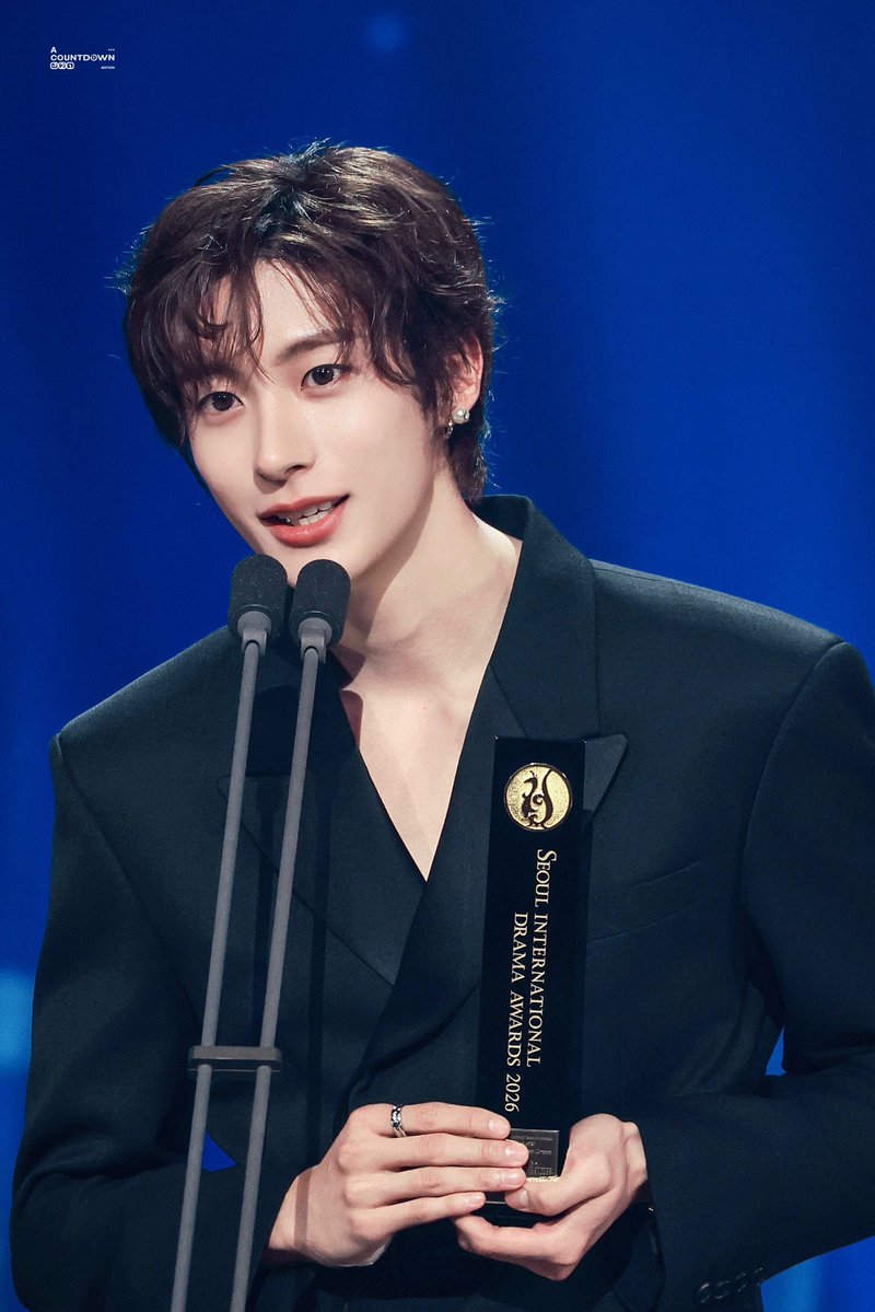 honeydewxyz's tweet photo. 어제 진주 귀걸이 한거 너무 이뻐서 오늘 하고 나왔으면 좋겟다.. 생각했능데 딱 하고 나옴 ㄴㅁㄴㅁ 잘 어울림 https://t.co/zKlg1pllAN