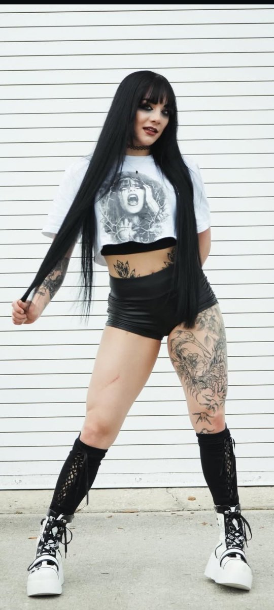 FoxxyPaxx's tweet photo. ~Tiz Thighsday!!...Lets see dem leggies ladies!!!~ 🖤🕷️🕸️ https://t.co/g6xcZEvUS1