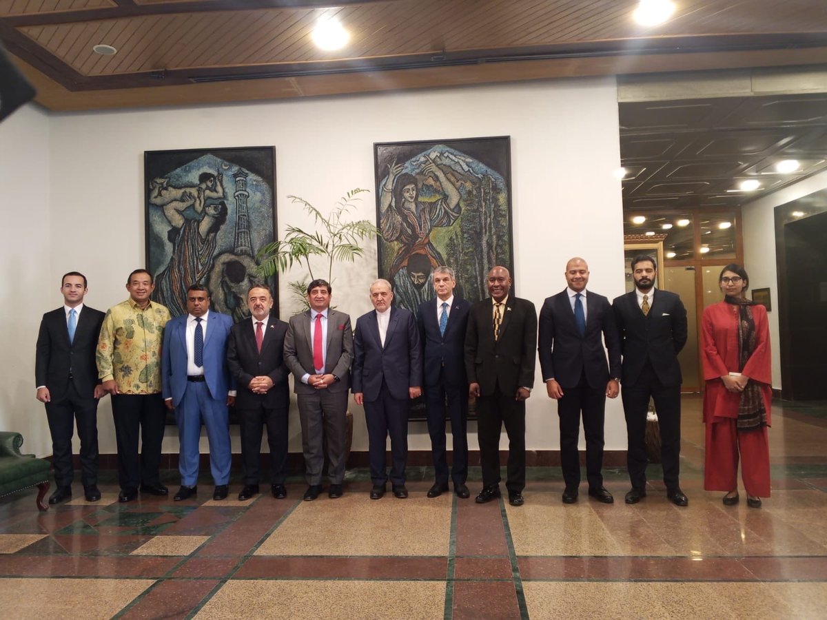 ForeignOfficePk's tweet photo. Amb. Abrar H. Hashmi, Addl. Secy. (SIFC&ED) @abrarhashmi88 hosted an informal exchange with D-8 Heads of Missions/Reps of Member States today at @ForeignOfficePk. He reaffirmed Pakistan’s strong commitment to D-8 objectives and programs. The focus of the meet was on trade, investment, P2P and B2B exchanges, connectivity, visibility, interactions between Center of Excellence and the forthcoming D-8 calendar of meetings. 

@D8SecGen @IranAmbPak @ineziroglu @Indonesiainisb @IrfanDavudov @PakinBangladesh