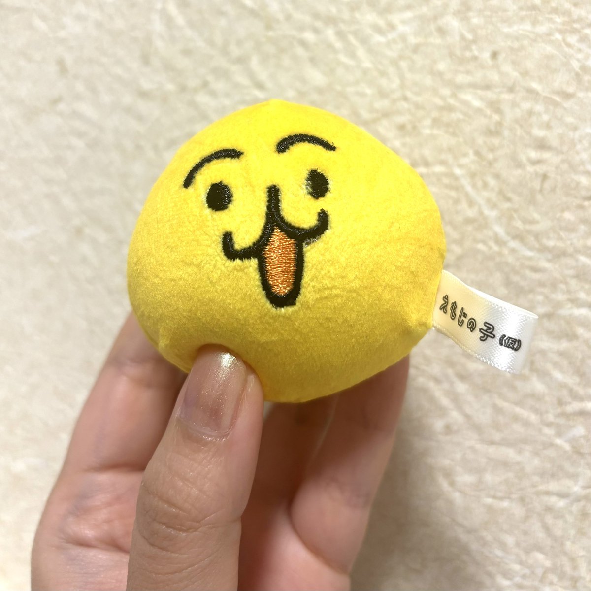 dnchuu12's tweet photo. ※この空間は良すぎですがポップアップ屋さんとしてはほぼもうなんも売ってないのでご注意です、お昼は綿飴が買えるらしい？
まだ残ってるものは公式サイトでチェックだ、私は1階でストレスリリーサーを買いましたむちぷるでかわいい https://t.co/SRIcGIZyjz
