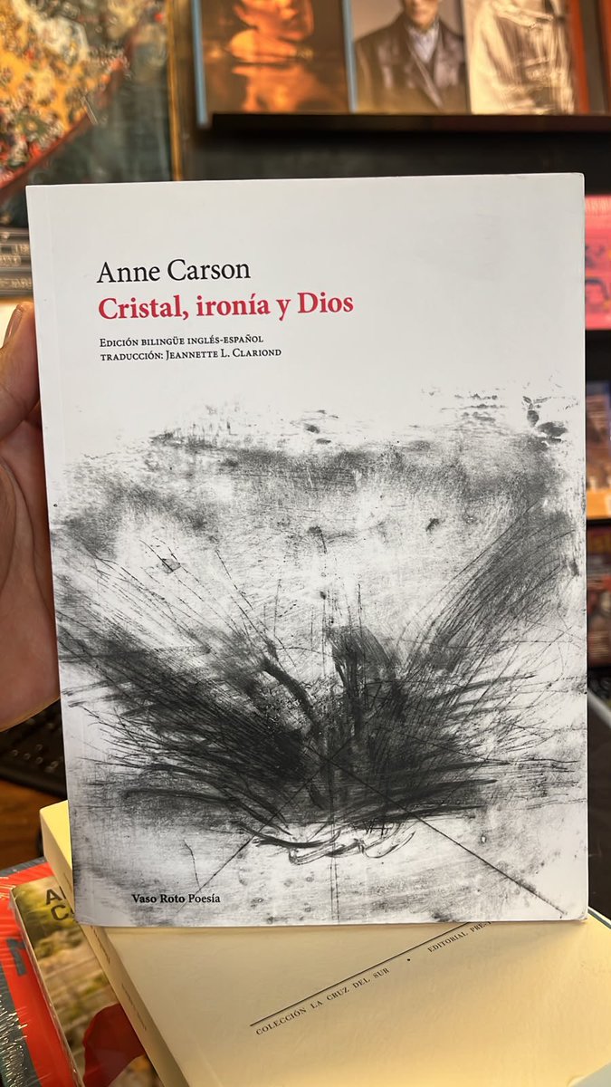 CasaDeLaLectura's tweet photo. En Profética tenemos seis títulos de Anne Carson:
https://t.co/jpBDBfAu9B… https://t.co/r6FdTtxXIK