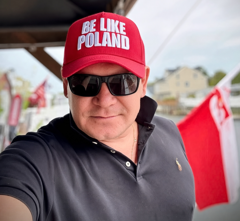questiona_te's tweet photo. 🇵🇱 | Acaba de ser revelado que imigrantes brasileiras comunistas denunciadas por Dominik Tarczyński pediram apoio à embaixada do Brasil em Varsóvia.

As imigrantes estarão com medo e possivelmente serão enviadas para o Brasil para fugir de possíveis punições. https://t.co/FWMZjixbMn